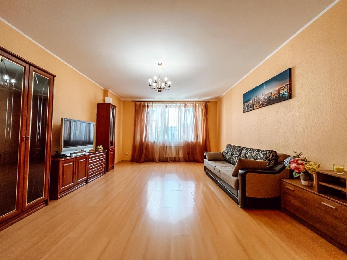 Cozy Apartments On The Left Bank Kyiv Exterior photo