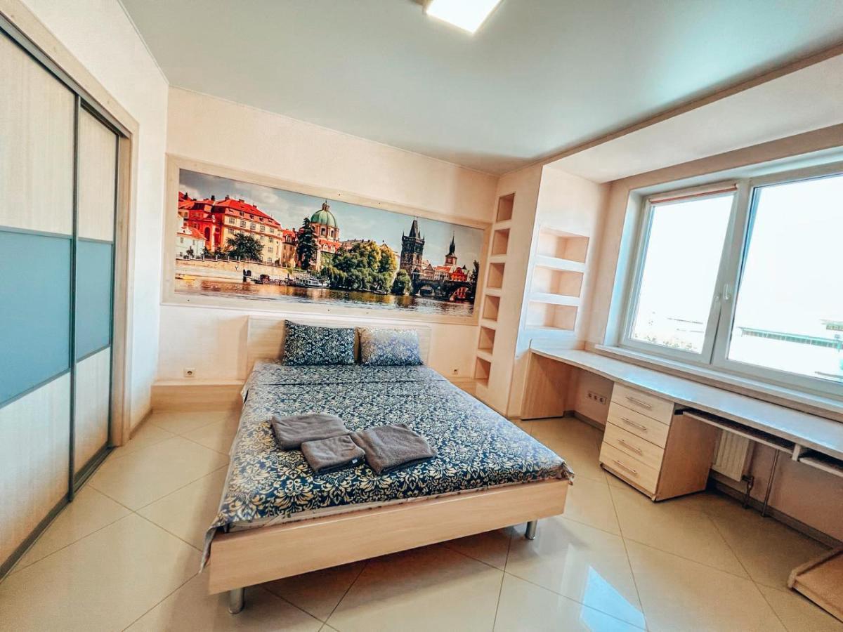 Cozy Apartments On The Left Bank Kyiv Exterior photo