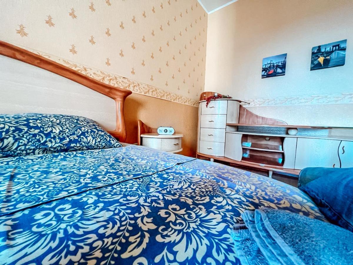 Cozy Apartments On The Left Bank Kyiv Exterior photo