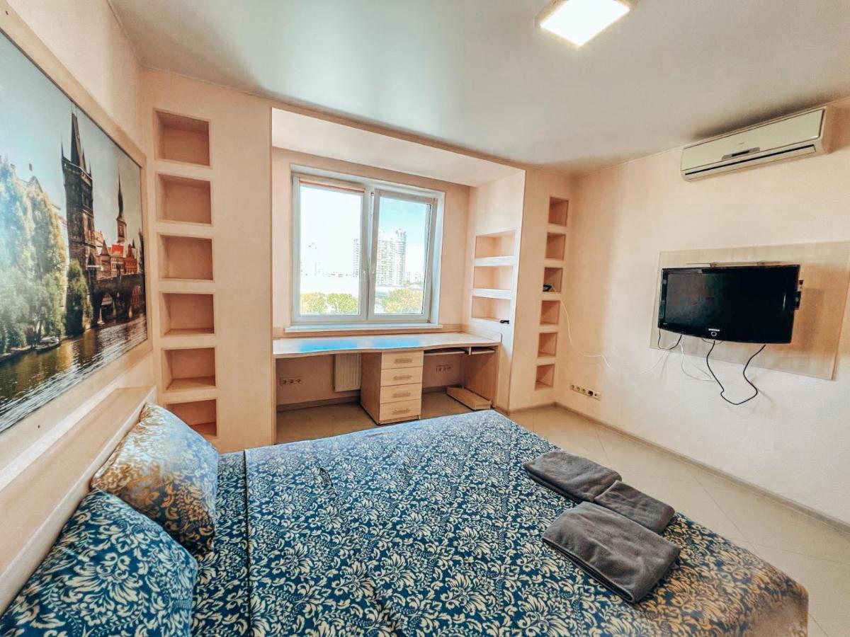 Cozy Apartments On The Left Bank Kyiv Exterior photo