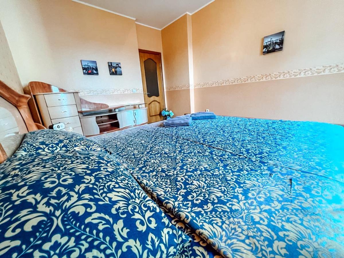 Cozy Apartments On The Left Bank Kyiv Exterior photo