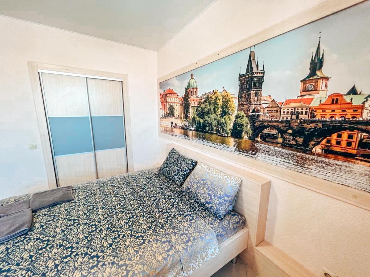 Cozy Apartments On The Left Bank Kyiv Exterior photo
